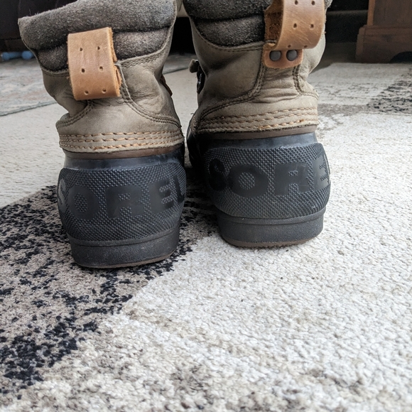 Sorel boots - Picture 7 of 9